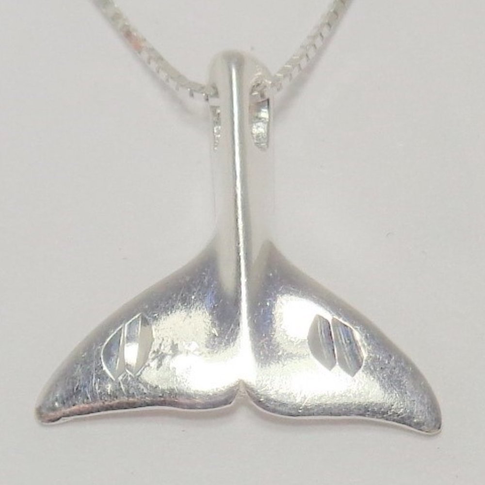 STERLING SILVER NAUTICAL ALOHA WHALE TAIL SEA LIFE PENDANT NECKLACE